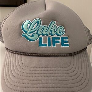 Gray mesh snap back lake life hat never worn